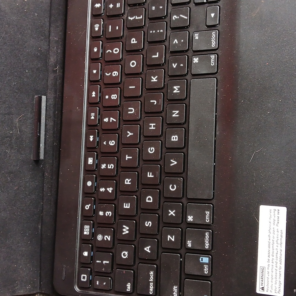 Mini Zagg Bluetooth keyboard - Picture 2 of 2